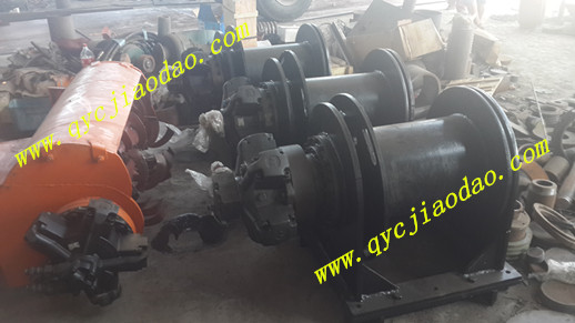 �½��ͻ�������Һѹ�µ�ͷ