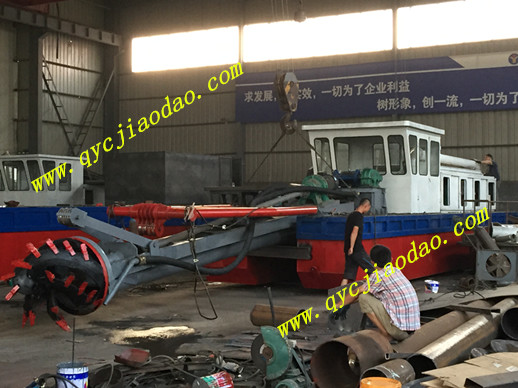 绞吸式挖泥船