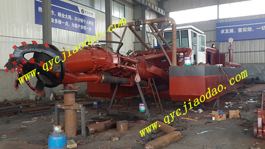 尾矿库回采绞吸式挖泥船